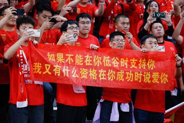 塔图姆为争FMVP全力以赴，最终失利情绪低落